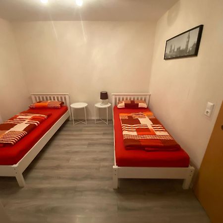 Ferienwohnung - Monteurwohnung Familie Houri Neupotz Bagian luar foto